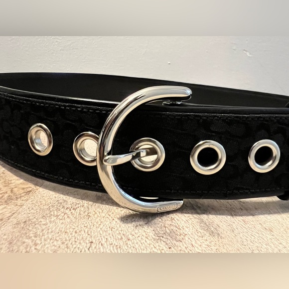 Coach Signature Logo Belt - Picture 4 of 8